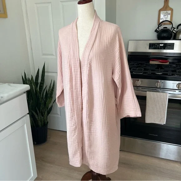 Parachute Home Pink Cloud Cotton Bathroom/Sleep Robe - Picture 1 of 11